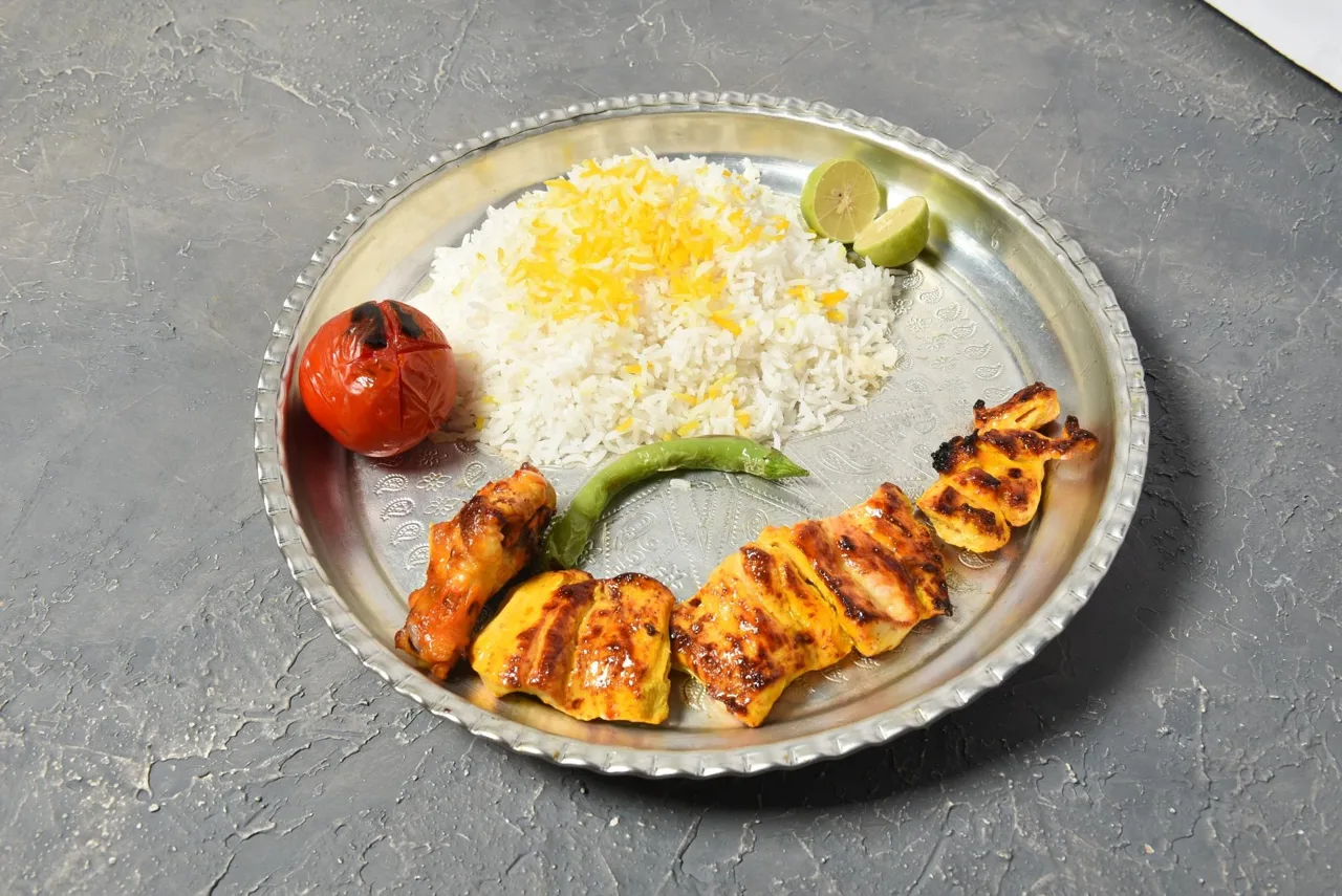کترینگ و آشپزخانه چلو بیست - تصویر 2