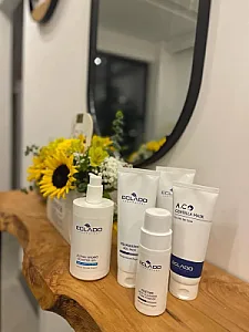 پاکسازی تخصصی پوست النا مقیمی