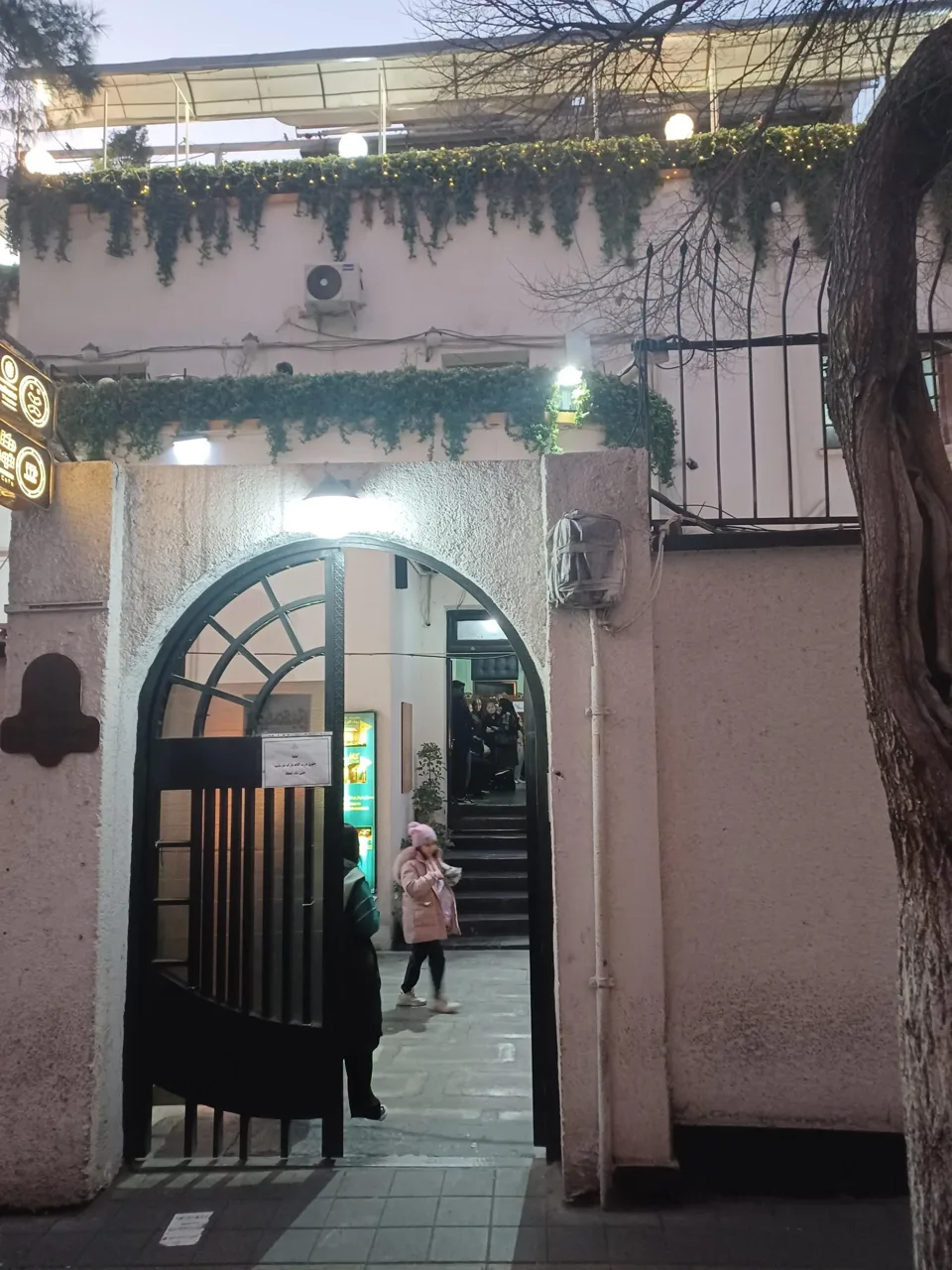 کافه عمارت نوفل لوشاتو - کافه رستوران در تهران - تصویر 4