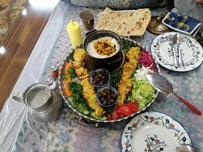 رستوران سنتی سنتی سرای ناز خاتون