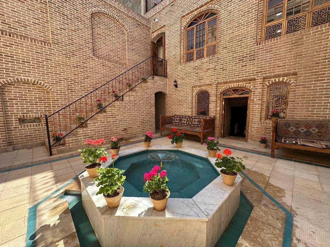 اقامتگاه سنتی خانه یار - تصویر 4