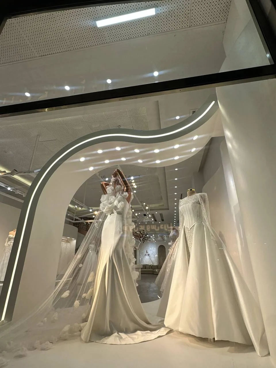 مزون عروس سیندرلا شعبه رویال