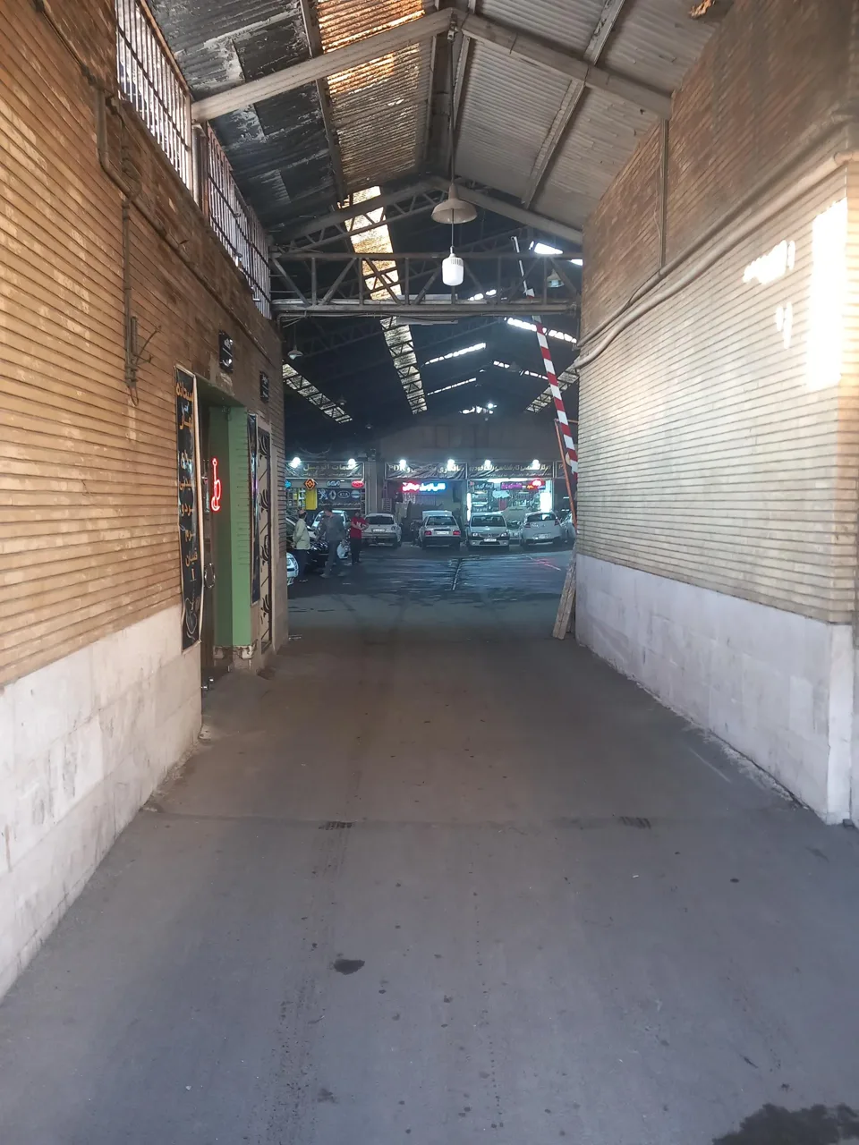 کافه و کارواش سونامی - تصویر 2