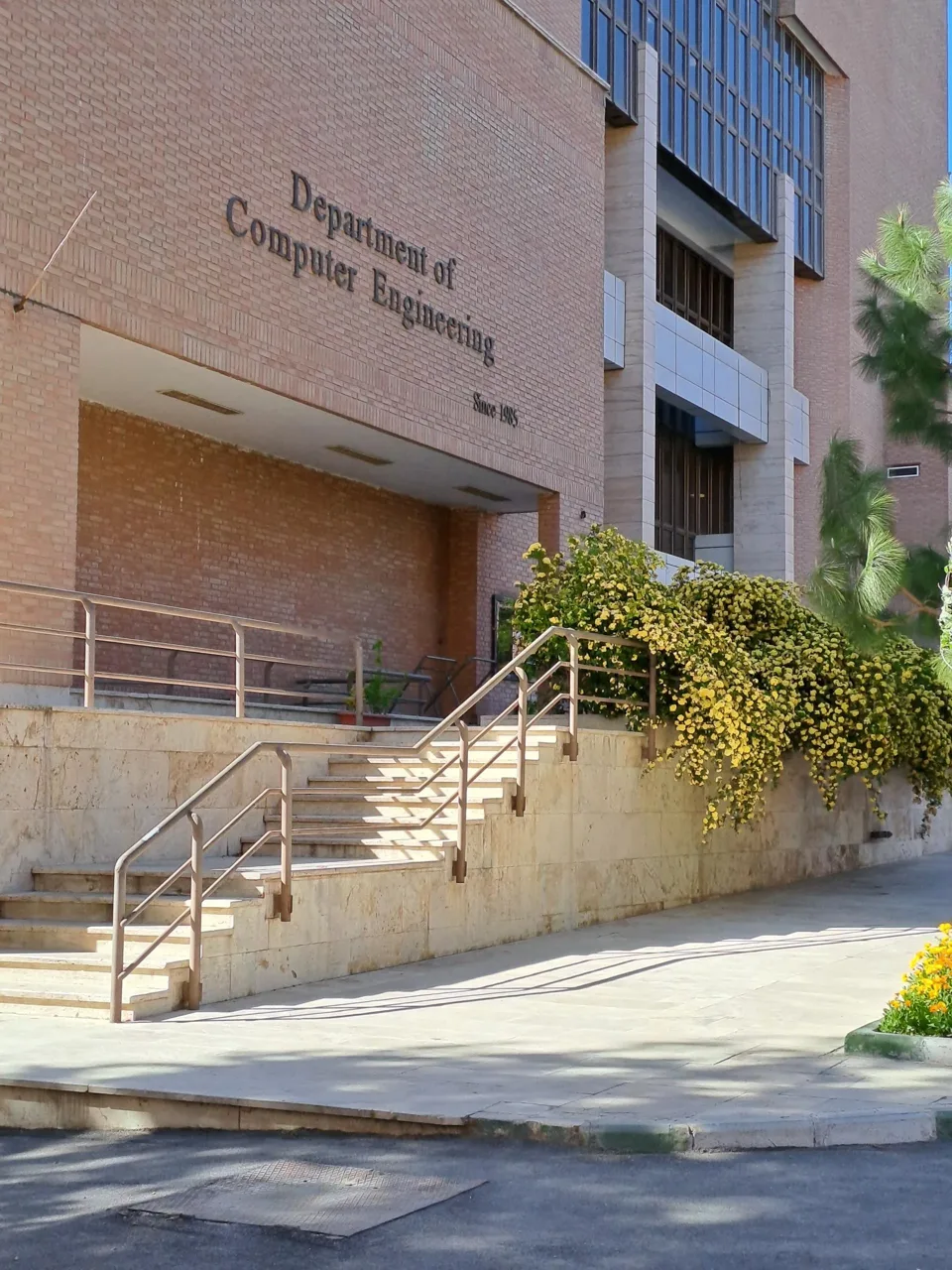 دانشکده مهندسی کامپیوتر