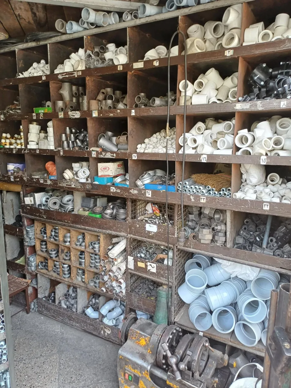 فروشگاه لوازم بهداشتی بیابانی - تصویر 3