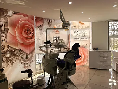 کلینیک تخصصی دندانپزشکی پارسیان