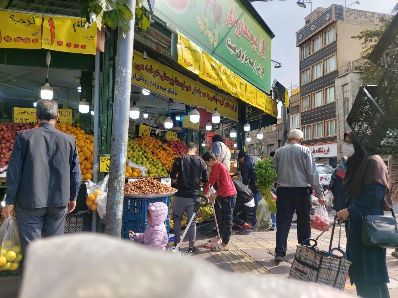بازار میوه محله رودکی - تصویر 3