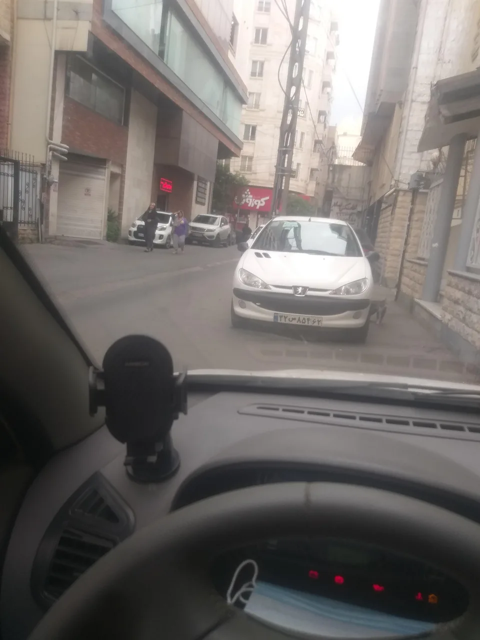 فروشگاه زنجیره ای افق کورش - تصویر 2
