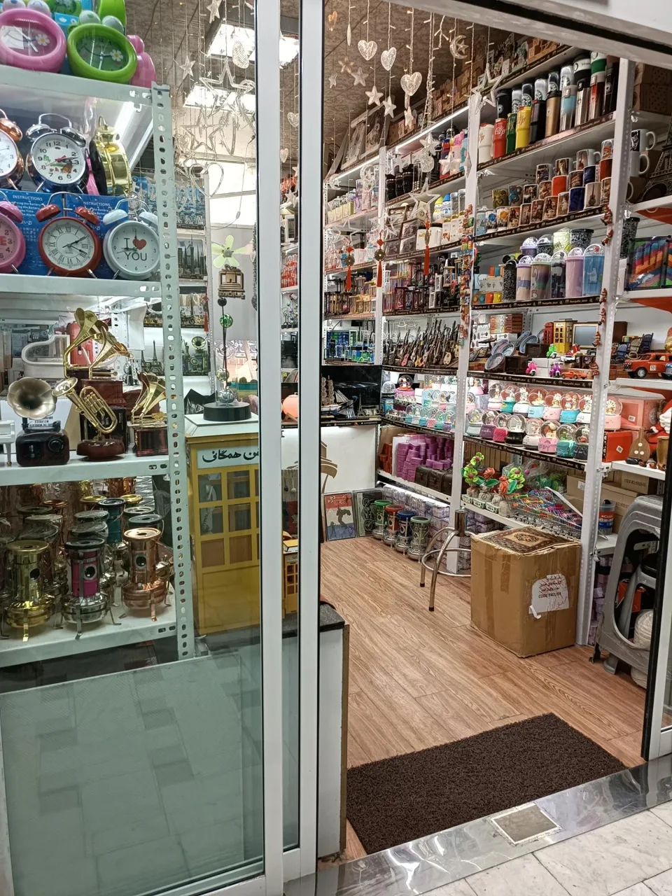 فروشگاه دکوری پاسارگادفر - معماری و دکوراسیون داخلی در تهران - تصویر 5