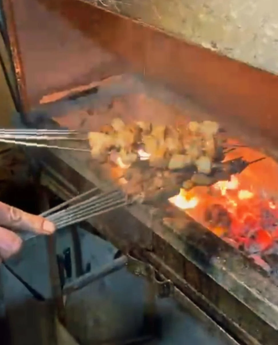 باغچه و جگرسرا پونه - جگرکی و کله‌پاچه در تهران - تصویر 3