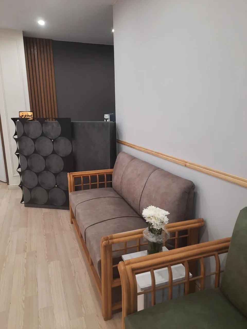 بینایی سنجی و عینک سازی کرمی - تصویر 2