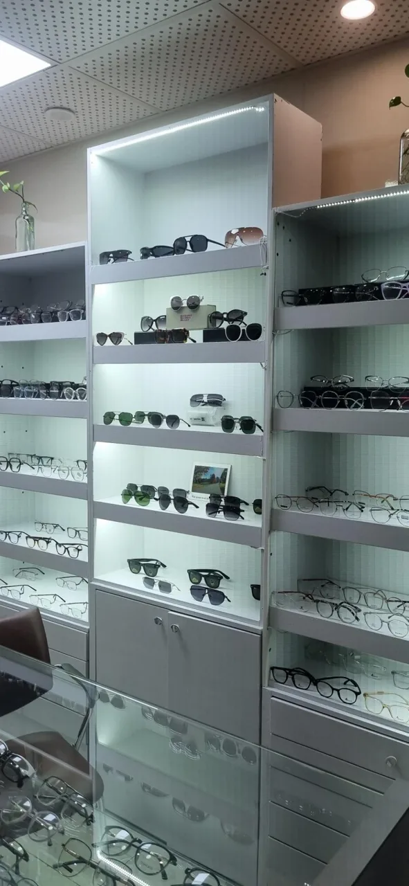 کلینیک بینائی سنجی و عینک سازی سیمین اپتیک