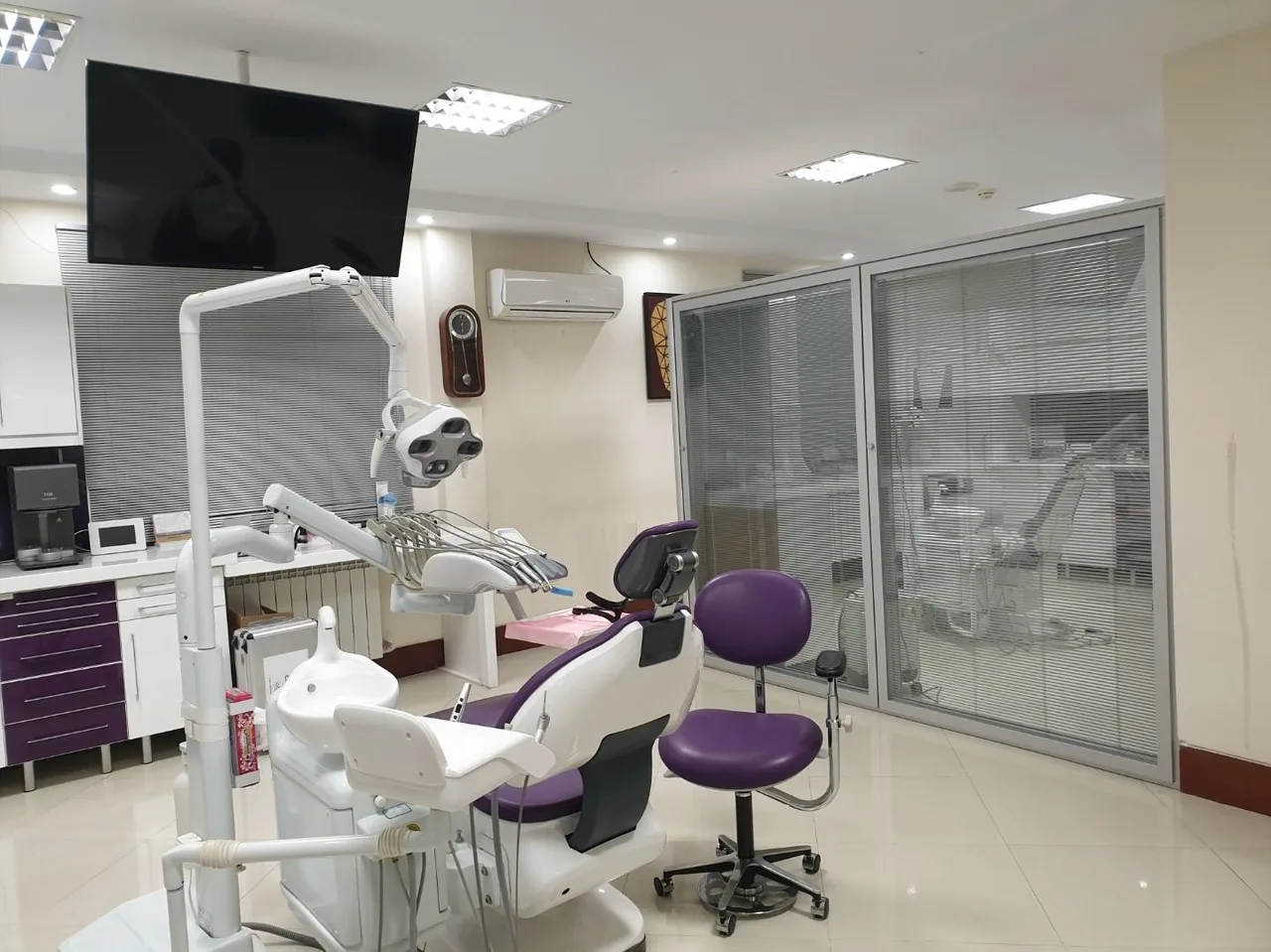 مطب دکتر محسن کاشانی نژاد متخصص جراحی لثه و ایمپلنت - تصویر 4
