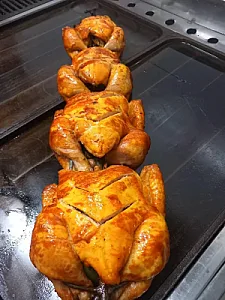 مرغ کنتاکی و پیتزا مزه