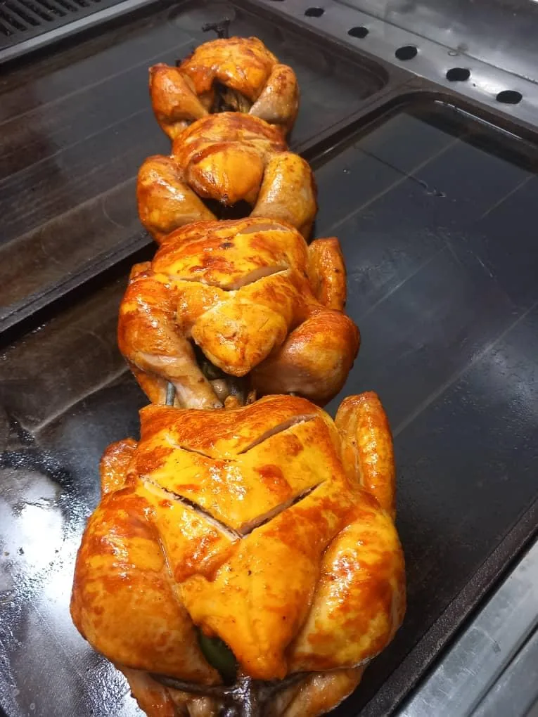 مرغ کنتاکی و پیتزا مزه