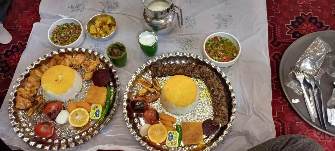 سفره خانه سنتی خشت بهشت - تصویر 2