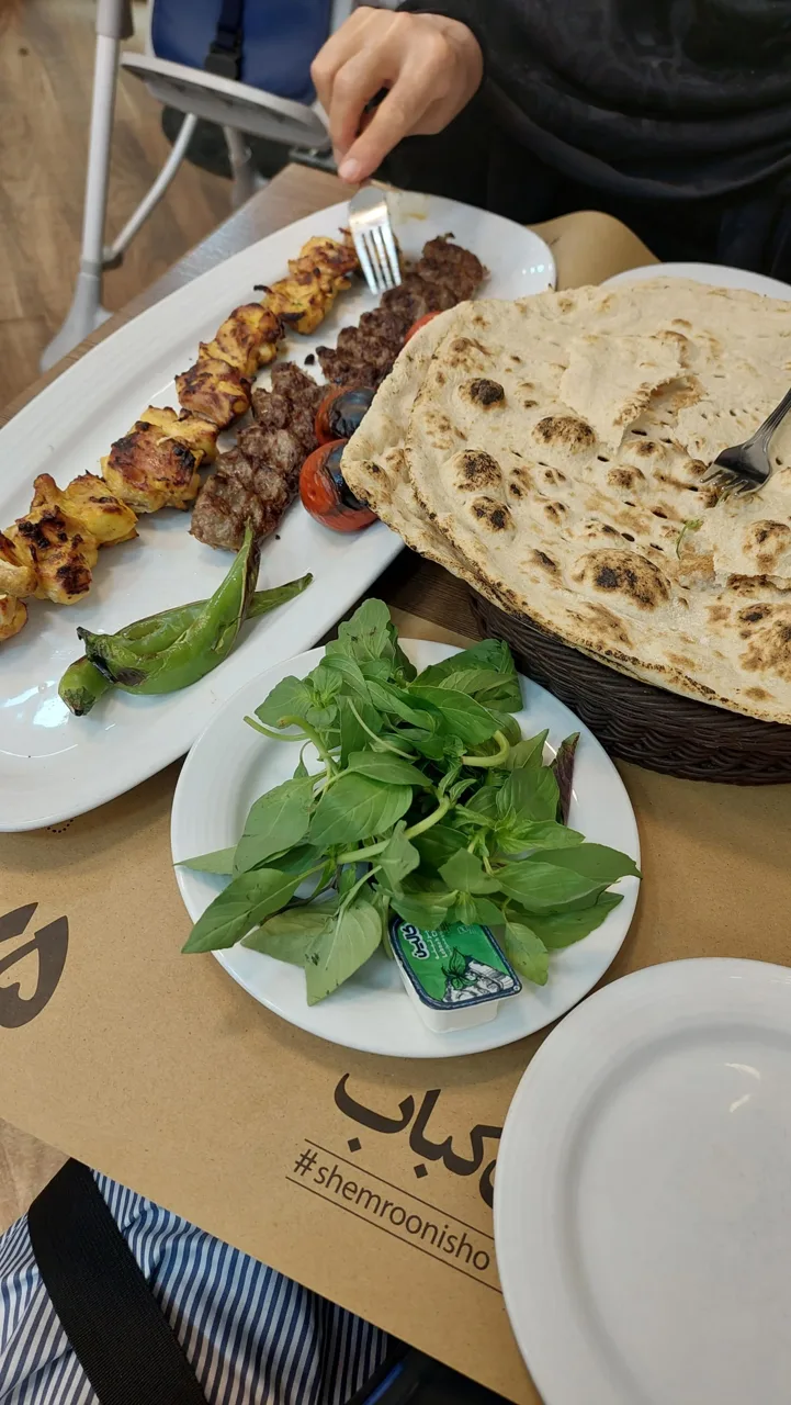 کبابسرای شمرون - تصویر 2