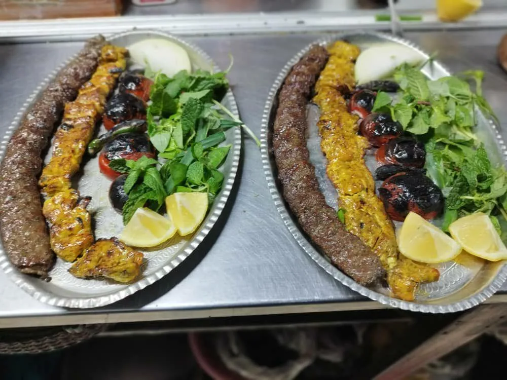 کافه رستوران سنتی محسن