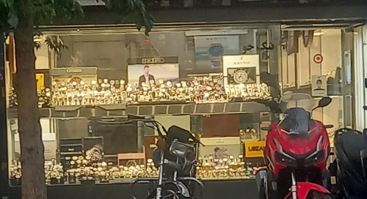 ساعت فروشی نیک جو - تصویر 5