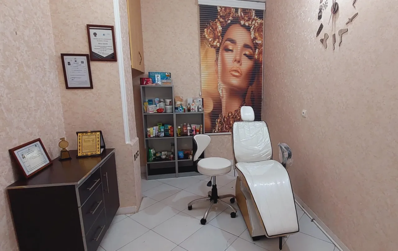 کلینیک زیبایی و کاشت مو و ابرو ابریشم شهرقدس - کلینیک پوست و زیبایی در تهران - تصویر 4