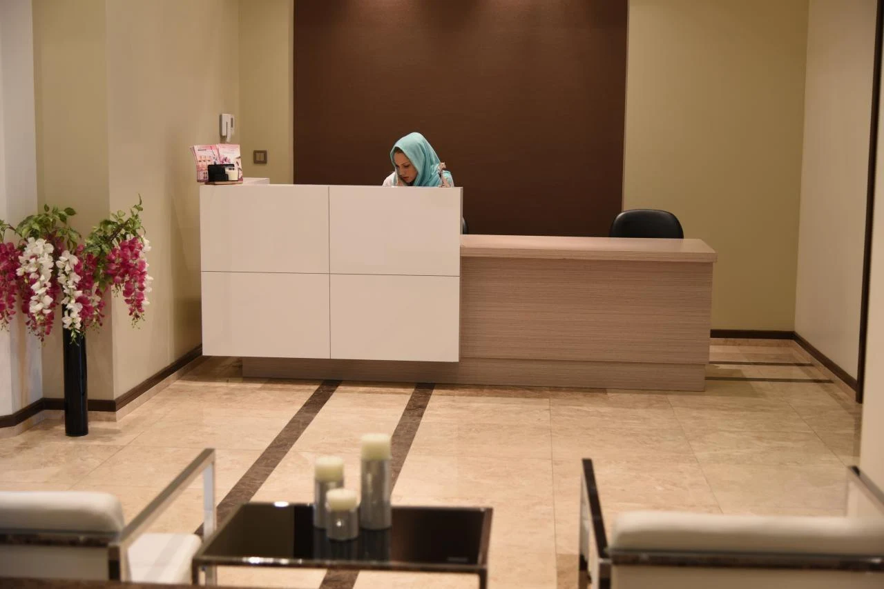 کلینیک تخصصی پوست و مو اکسیر رخ نگار - تصویر 3