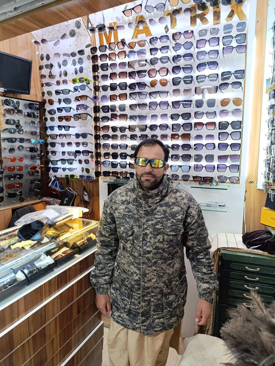 عینک سرای ماتریکس - تصویر 2