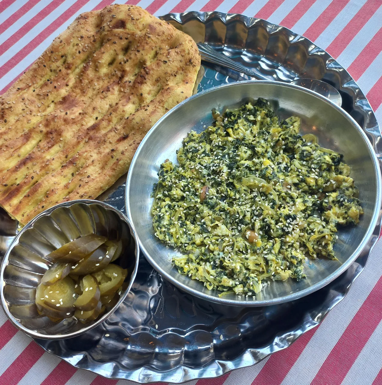 کافه صبحانه چای اول