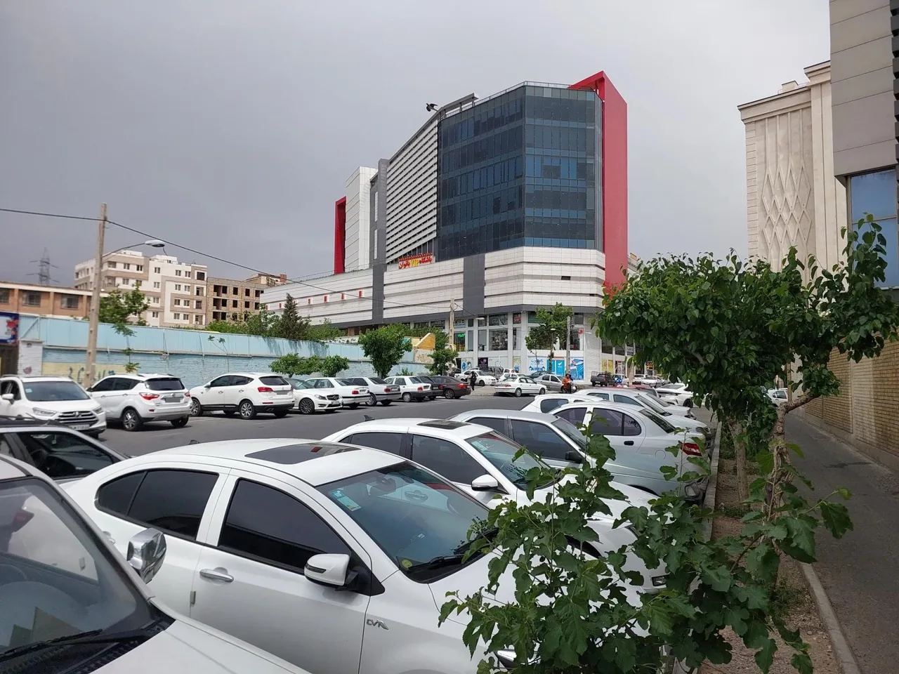 مجتمع تجاری اداری گلشن - تصویر 2