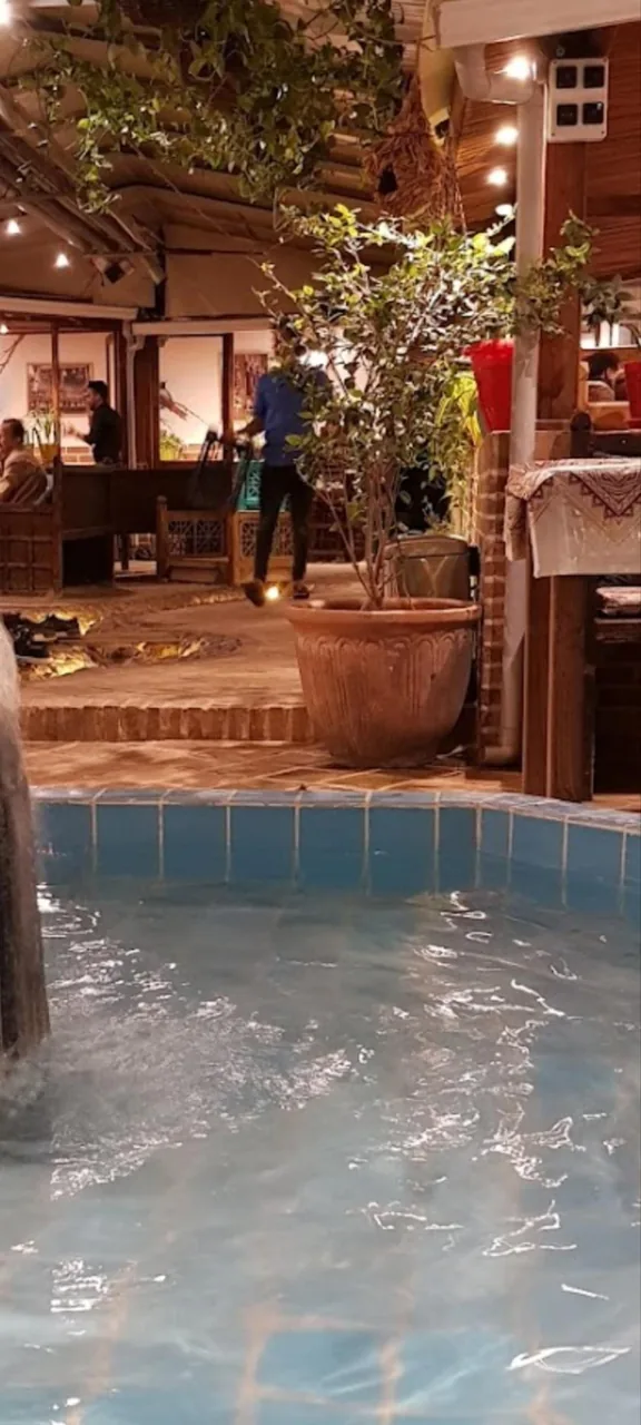 کافه رستوران لیلو . LiLo