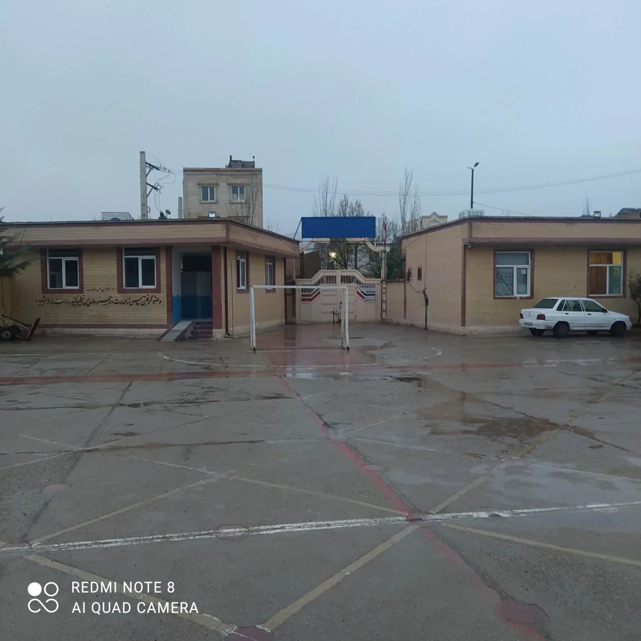 دبیرستان شهید فروغ بنان - تصویر 2