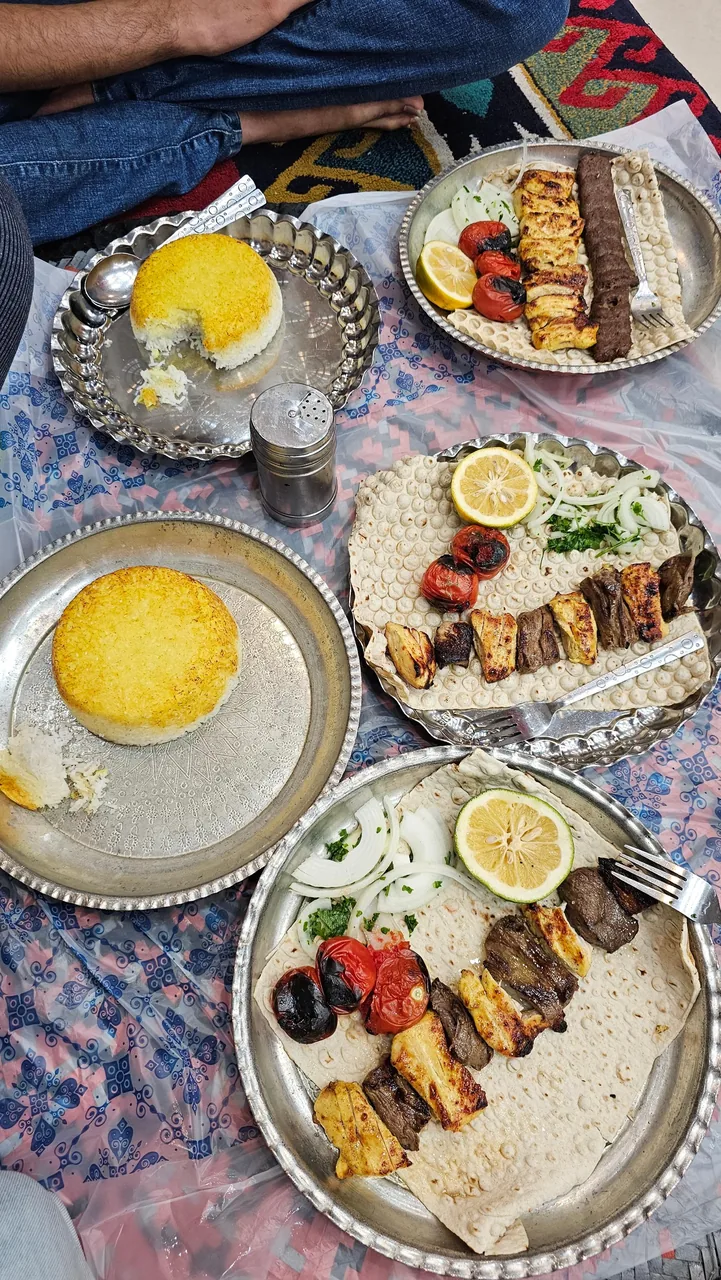 کباب سنتی عمو عباس - تصویر 4