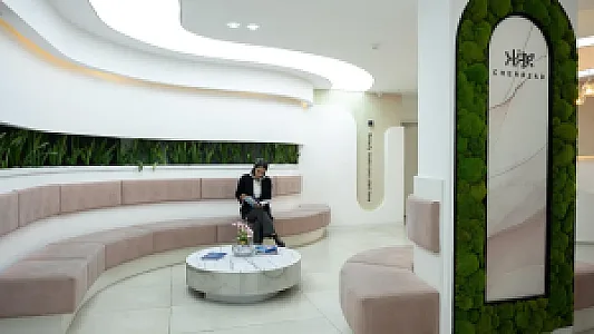 کلینیک تخصصی پوست و مو چهرزاد (دکتر هدی مرحمتی)