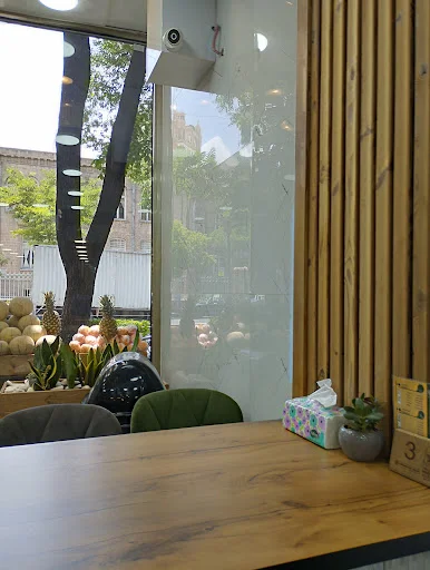 آبمیوه بستنی اکبری