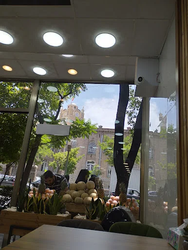 آبمیوه بستنی اکبری