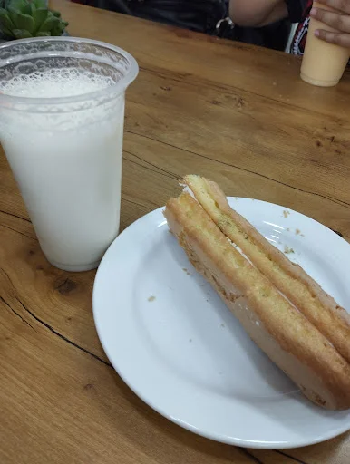 آبمیوه بستنی اکبری