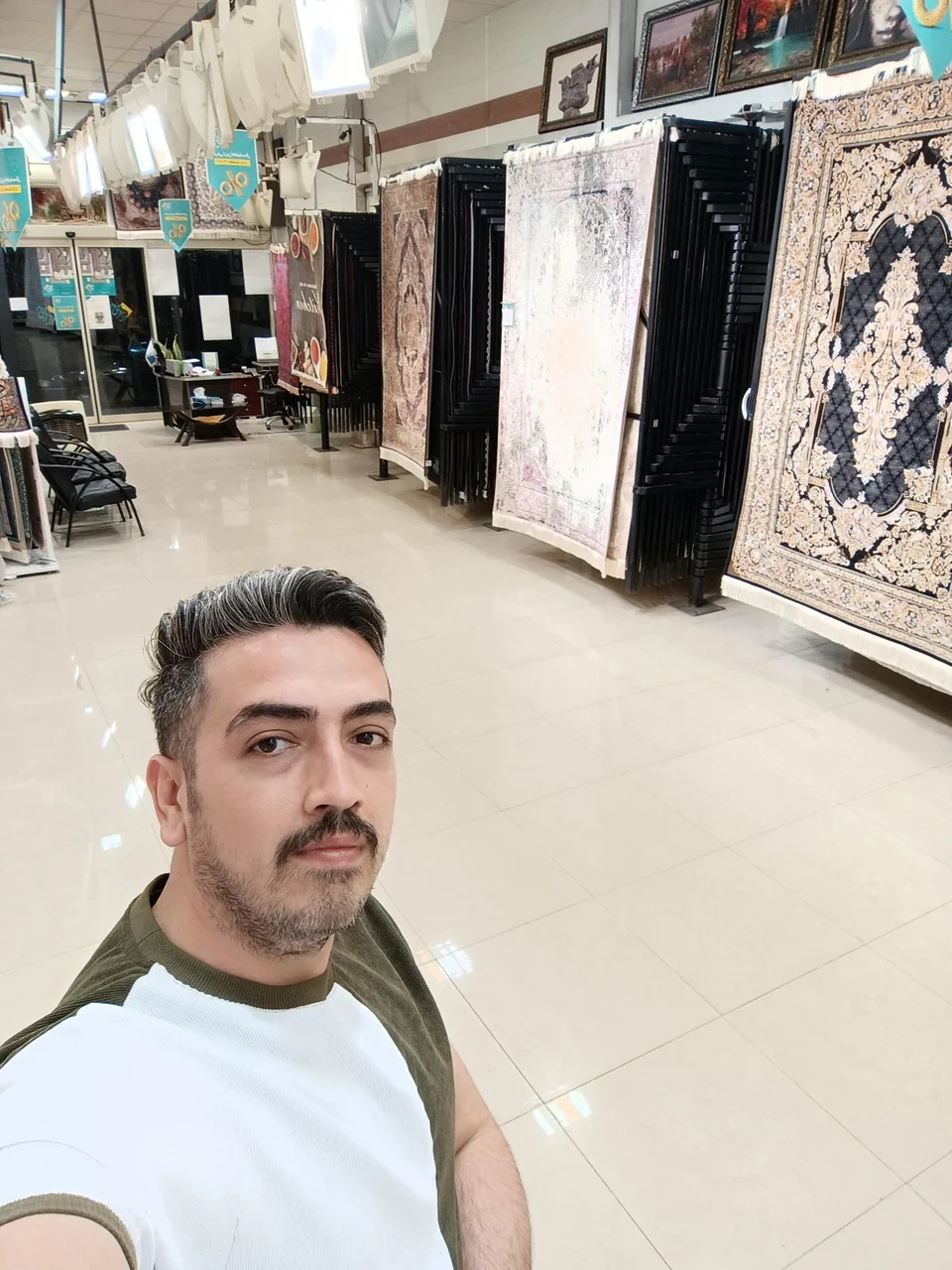 فرش فرهی، آقای فرش - تصویر 3