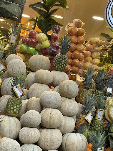 آبمیوه و بستنی لوکس ناصر