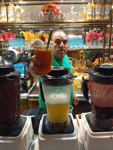 آبمیوه و بستنی لوکس ناصر