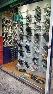 فروشگاه کتونی کتونیک
