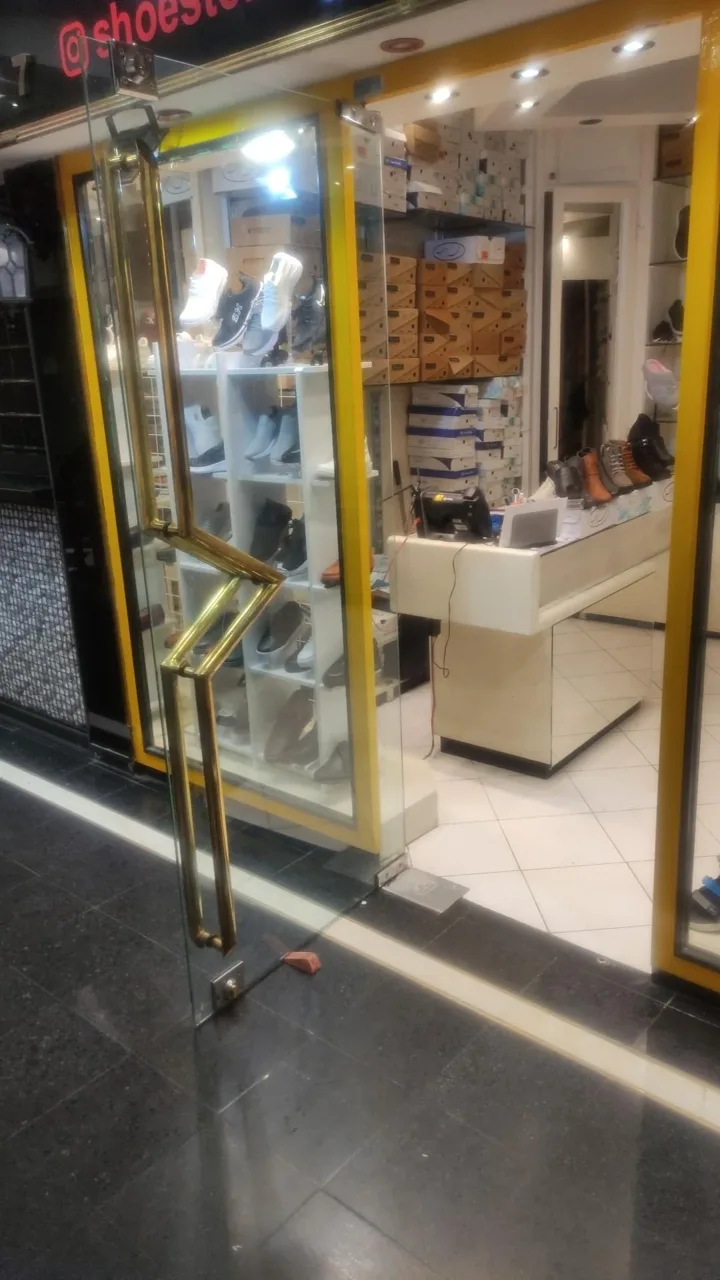کفش و صندل شوز طبی فروشگاه مرکزی شهرام طب - تصویر 4