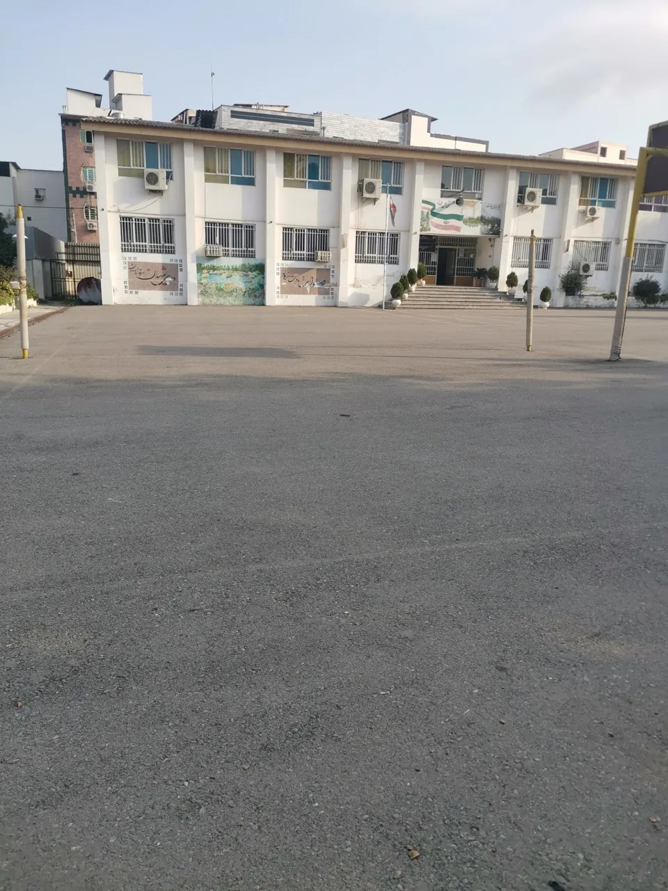 دبیرستان نمونه شهید قندهاری