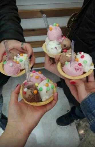 بستنی دنا دنا