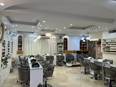 آرایشگاه بانوی ایرانی