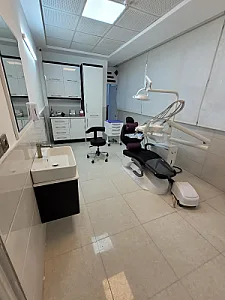 دندانپزشکی دکتر پدرام پاکروان