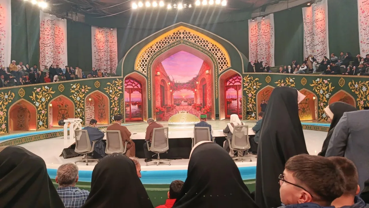 استودیو برنامه محفل - تصویر 2