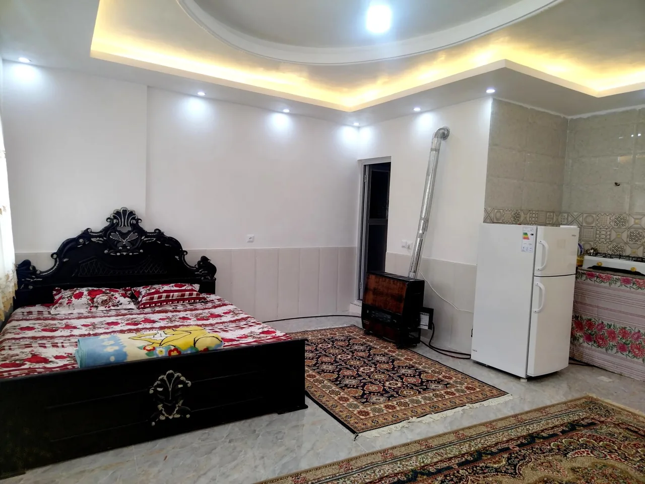 ویلایی و سوئیت آپارتمان قره خانی - تصویر 2