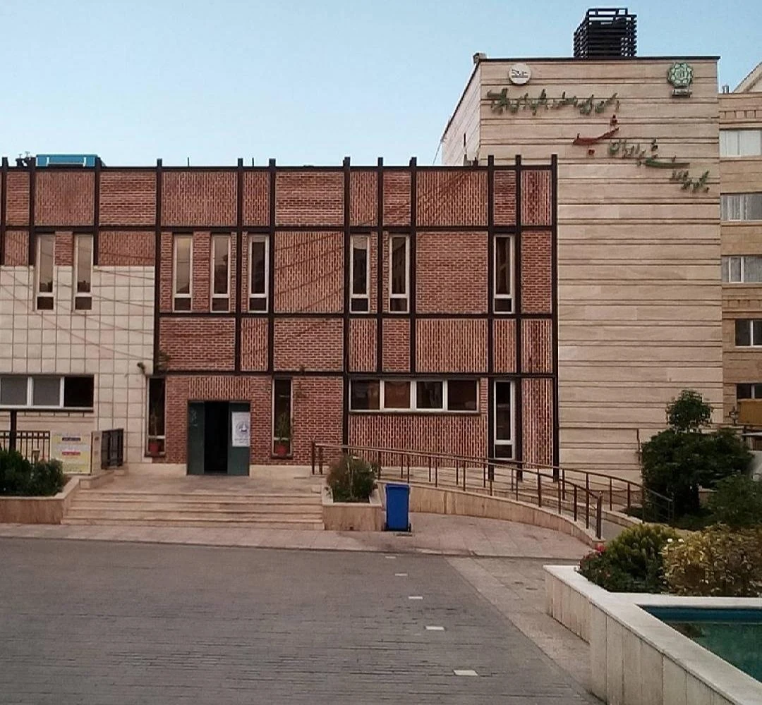 مجموعه ورزشی شهید دستجردی - تصویر 3