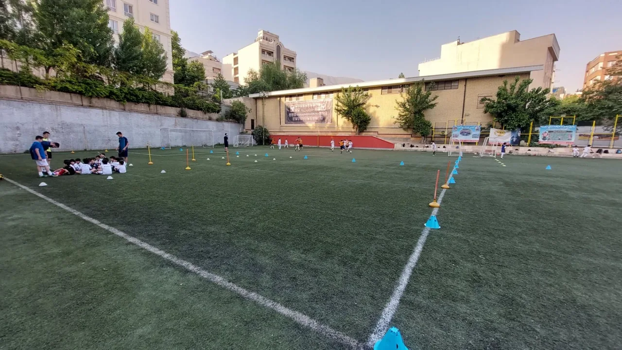 مجموعه ورزشی شهدای نیاوران - تصویر 3
