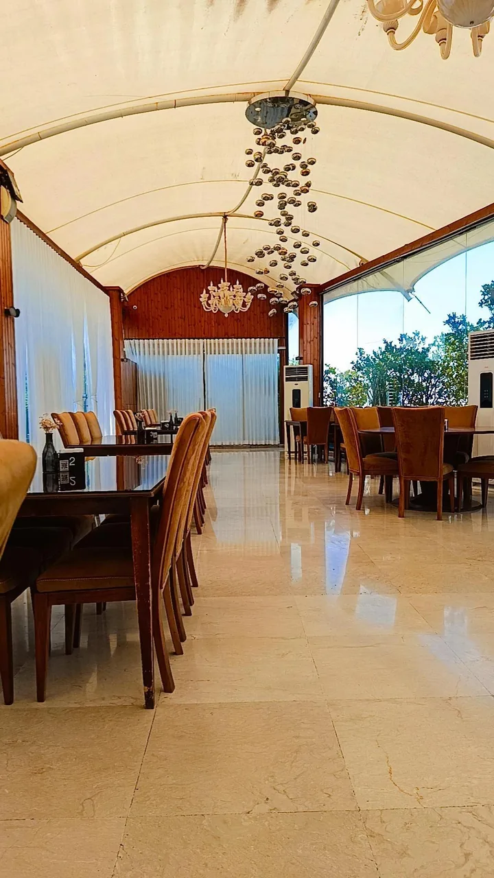 رستوران مجلل رویال