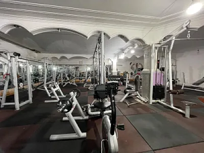 باشگاه بدنسازی اسطوره